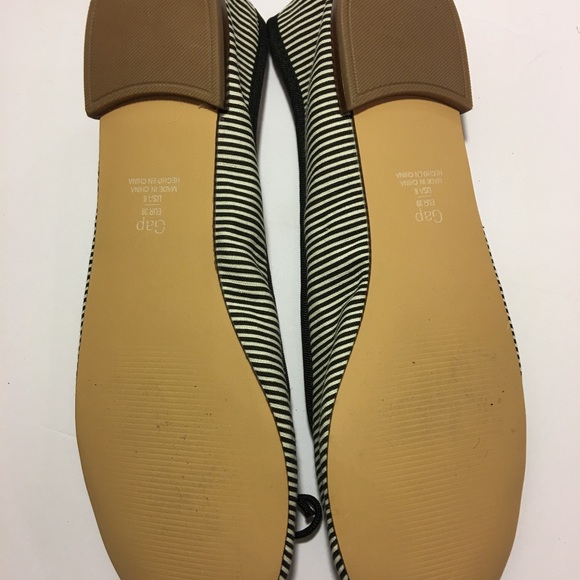 GAP (NEW) Black & White Stripe Ballet Flats - Picture 3 of 4
